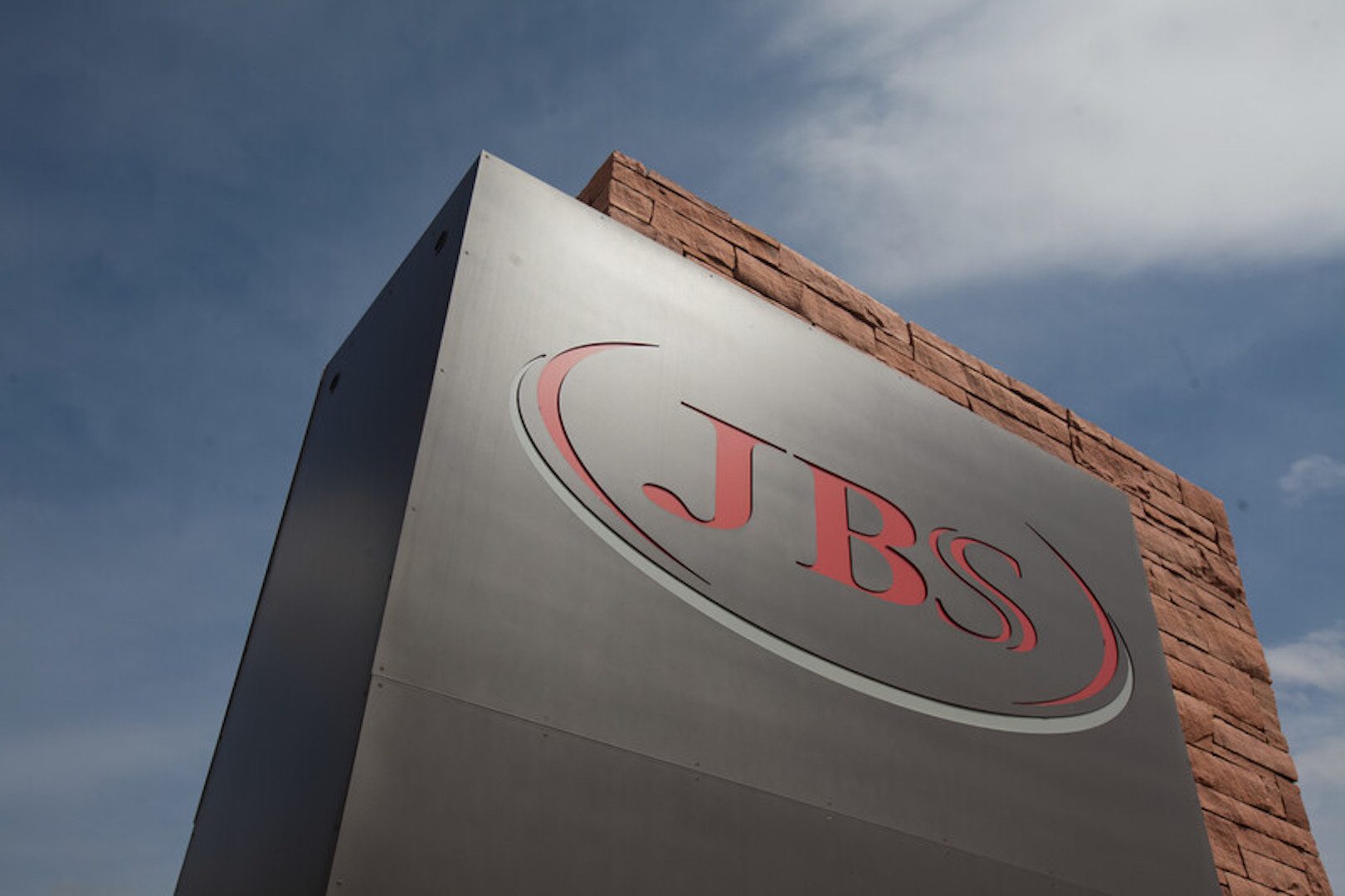 JBSS3 Dividendos 2024 Vale a pena Investir em ações da JBS HPG